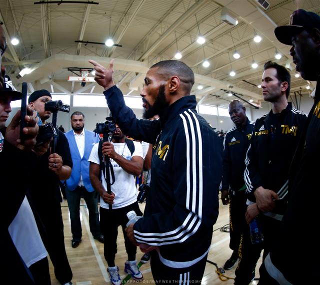 Broner Theophane weigh-in